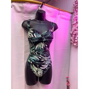 XL One-Piece Swimsuit – Flattering & Comfortable Swimwear for Women